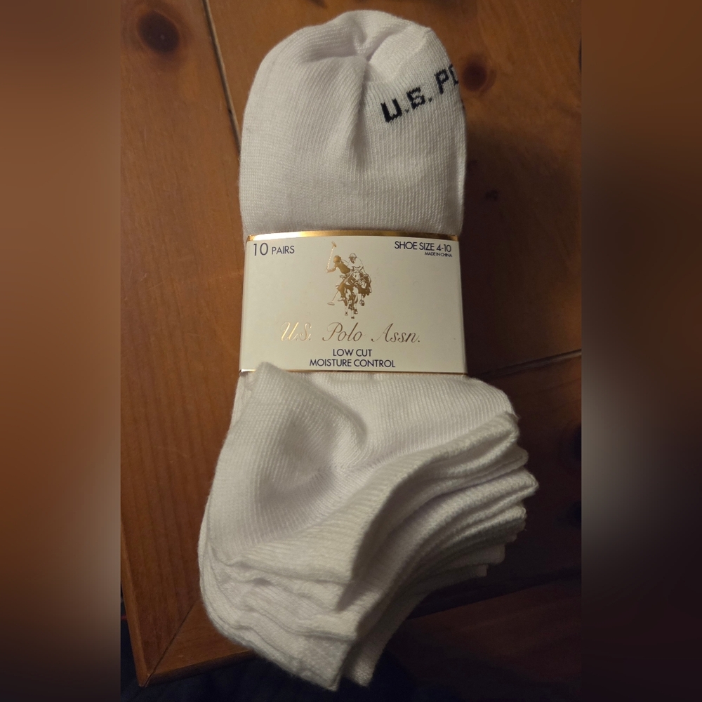 U.S. Polo Assn. White Moisture Control Low Cut Socks, Fits Sizes 4-10 - 10 Pairs